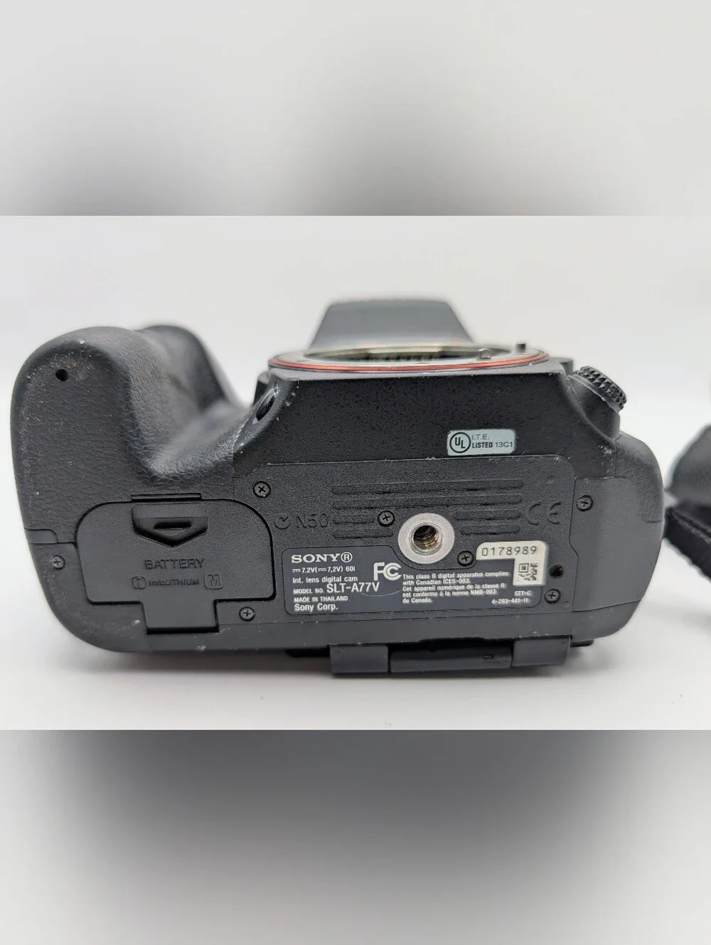Sony Camera Alpha A77 SLT-A77V 24.3MP + DT 4-5.6/55-200 SAM Lens + 3 Batteries
